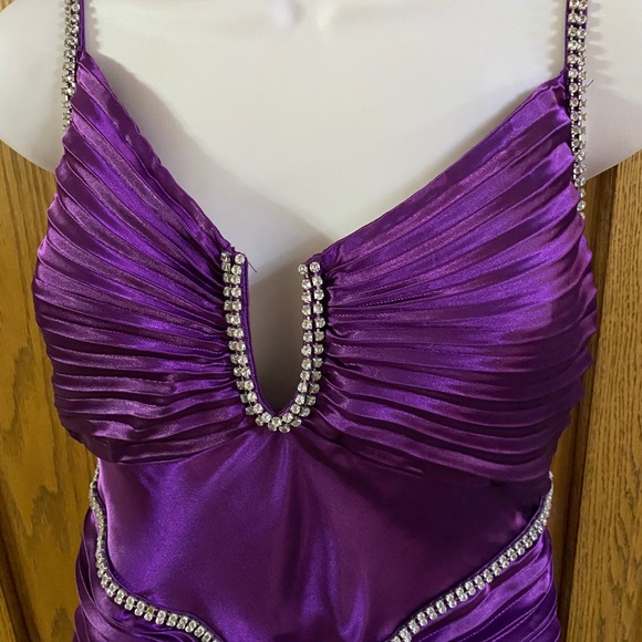 La Femme Purple gown with Rhinestones 12 - Picture 9 of 15